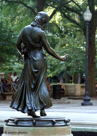 0727 Duck Girl, Rittenhouse Square (Paul Manship, 1911)
