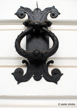 1126 ~ Antique Door Knocker
